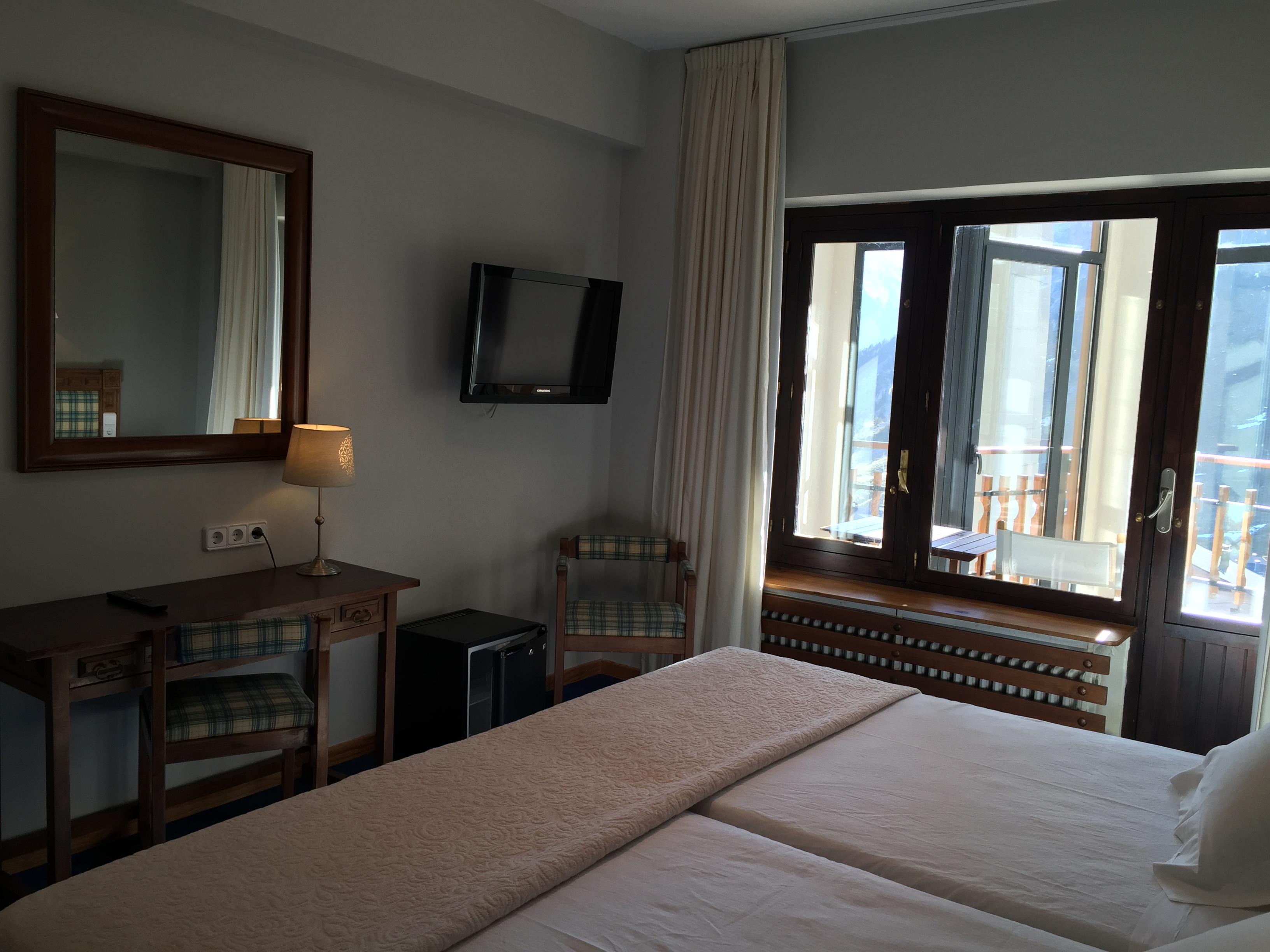 Hotel Edelweiss Candanchú Zewnętrze zdjęcie