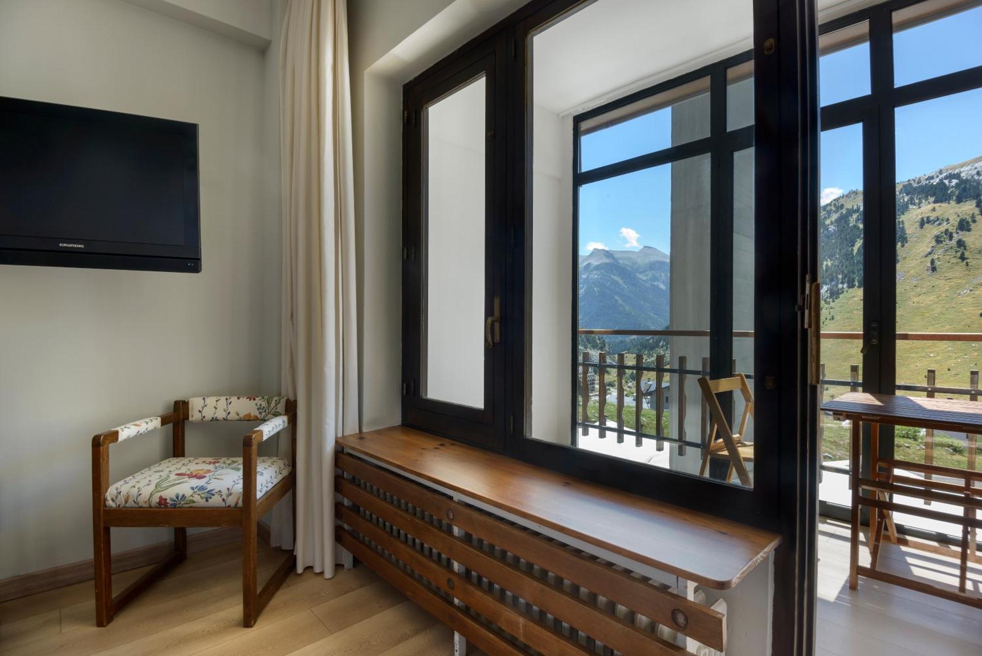 Hotel Edelweiss Candanchú Zewnętrze zdjęcie