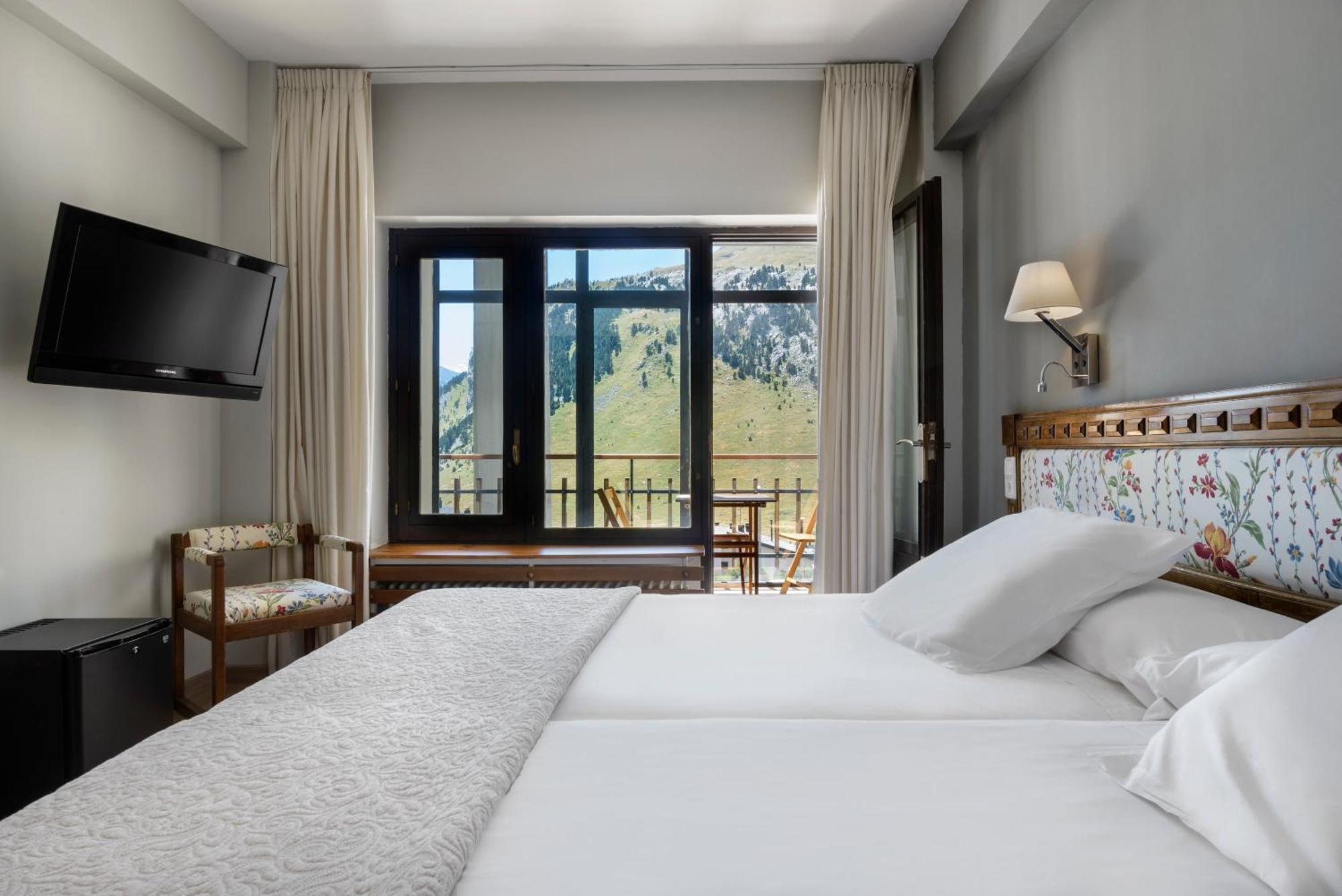 Hotel Edelweiss Candanchú Zewnętrze zdjęcie