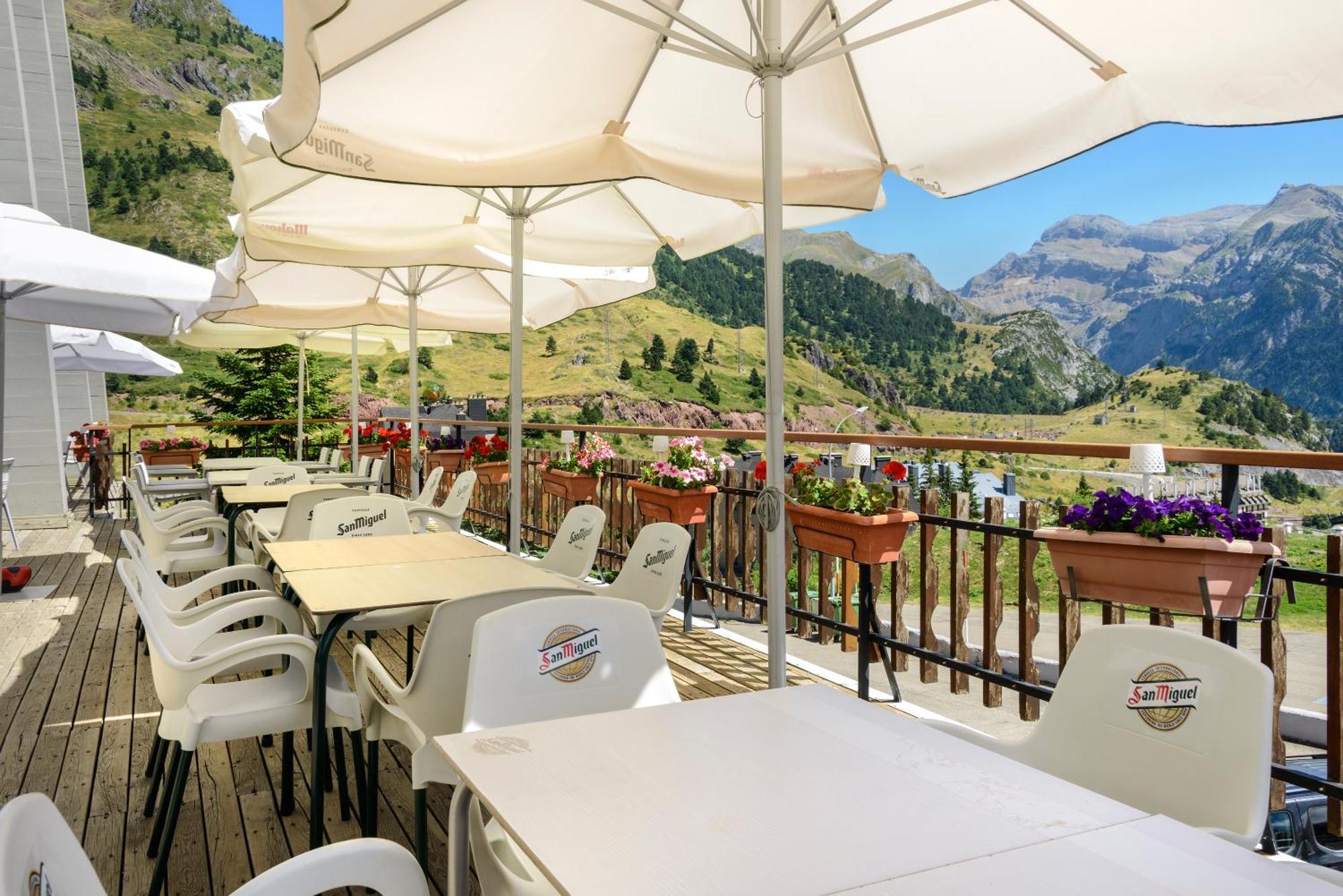 Hotel Edelweiss Candanchú Zewnętrze zdjęcie