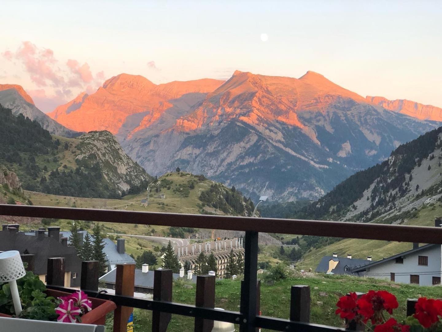 Hotel Edelweiss Candanchú Zewnętrze zdjęcie